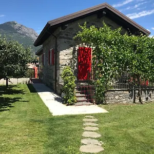 Casa vacanze Casa Biancaneve, Valtellina E Di, Dubino